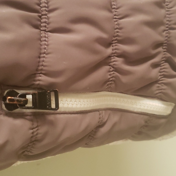 Calvin Klein Brown Sherpa-Edged Puffer Vest - Picture 6 of 8